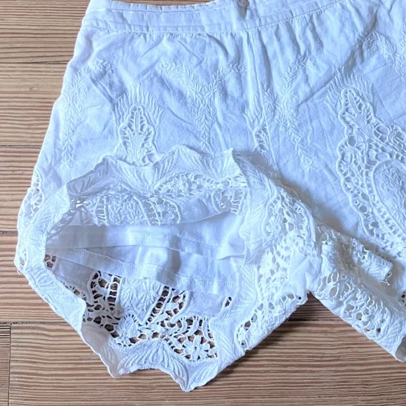 Gianni Bini White Lace Women Shorts - Picture 6 of 8